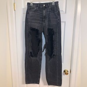 American Eagle ripped baggy jeans